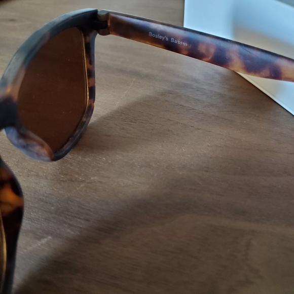 Goodr Basset Hound Dreams Sunglasses - Picture 6 of 6